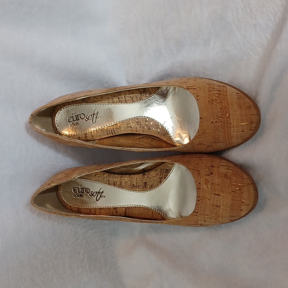 Euro Soft Sofft Cork & Gold Anabelle Heels  Pumps Size 6.5 M - Picture 2 of 6